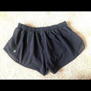 Lululemon Hotty Hot II Shorts 2.5”